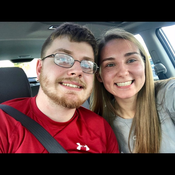 Meet your Posher, Cierra - Picture 3 of 4